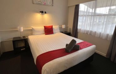 Deluxe 1-Bedroom Units